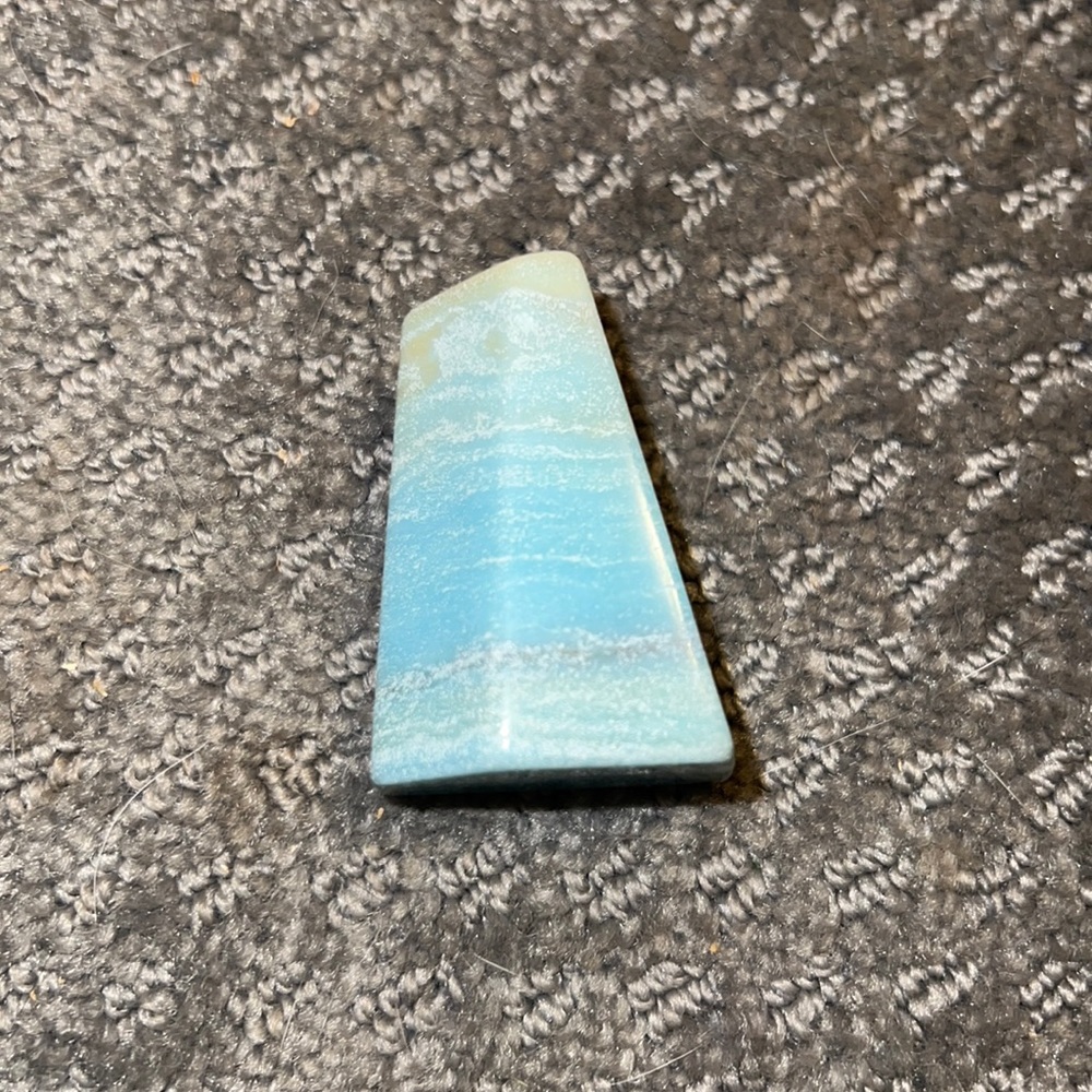 Free form crystal